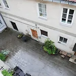 Rooftop Charm Stylish 2bdr Steps From Town Hall