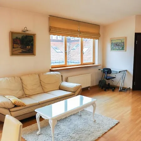 Rooftop Charm Stylish 2bdr Steps From Town Hall *