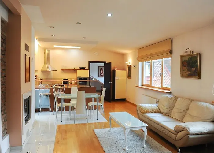 דירה Rooftop Charm Stylish 2bdr Steps From Town Hall