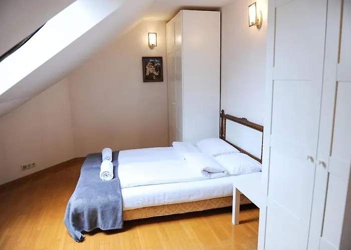 شقة Rooftop Charm Stylish 2bdr Steps From Town Hall